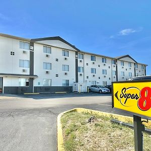Super 8 By Wyndham Bloomington